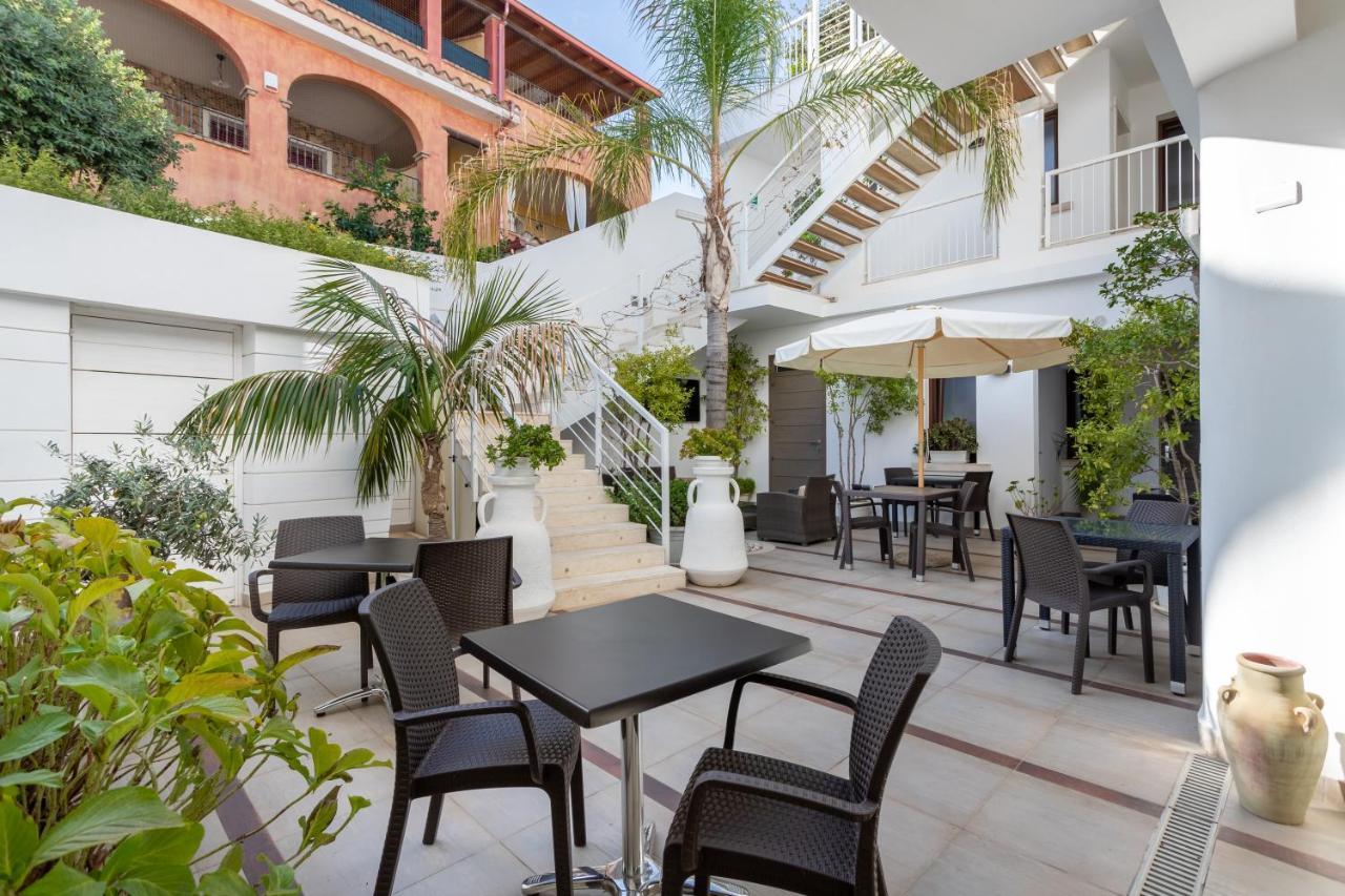 Hotel Belvir Villasimius Kültér fotó