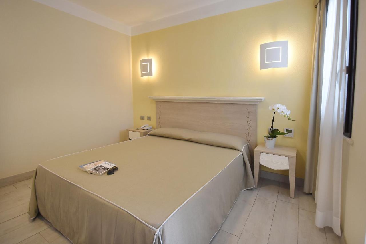 Hotel Belvir Villasimius Kültér fotó