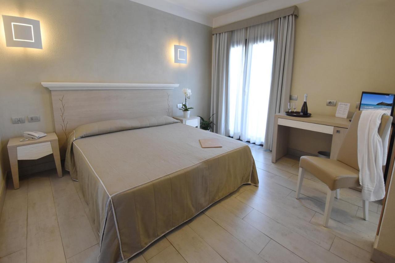 Hotel Belvir Villasimius Kültér fotó